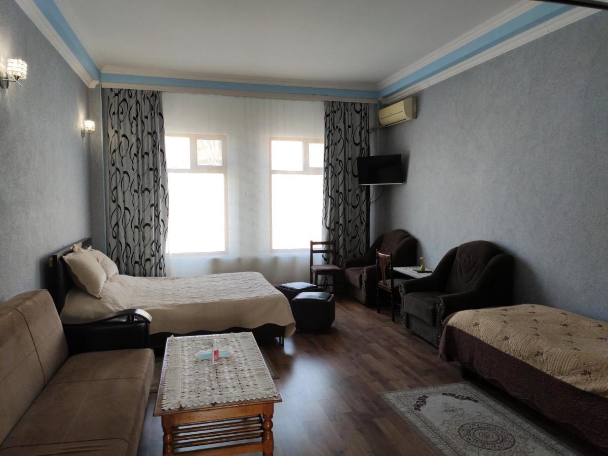 Dost Evi Motel Şǝki Exterior foto