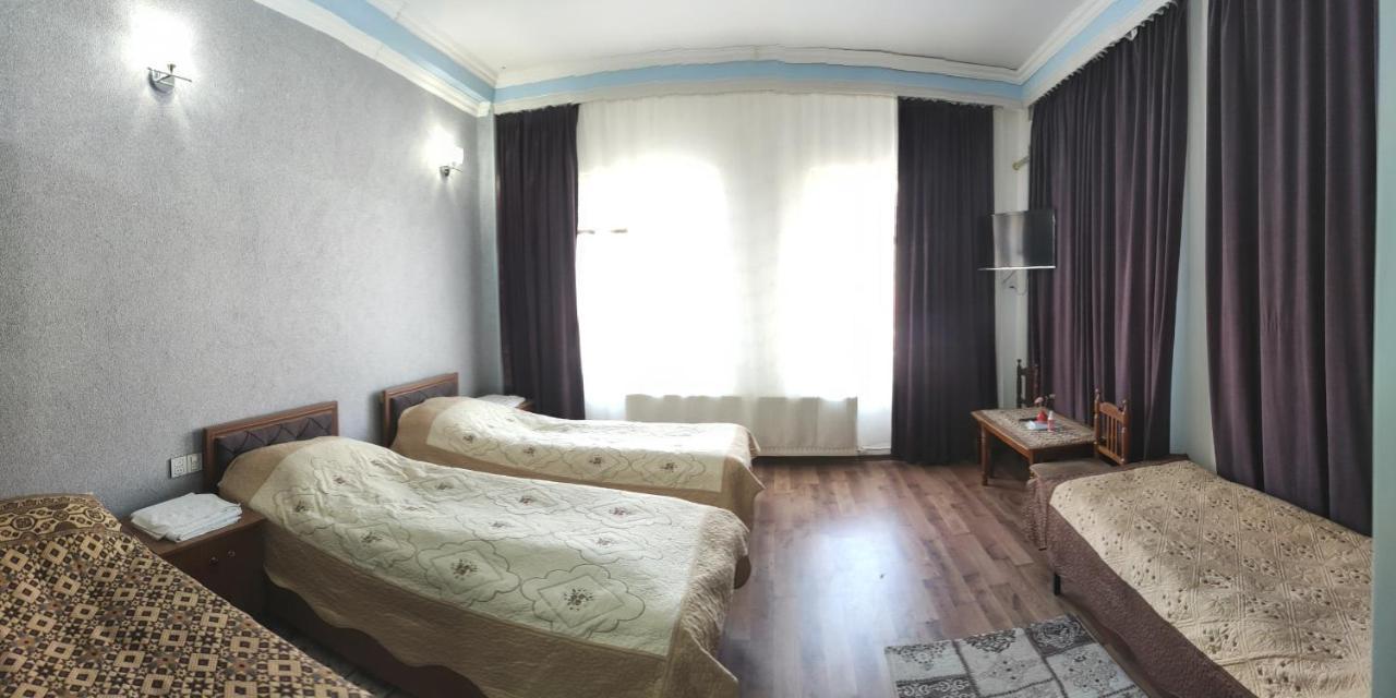 Dost Evi Motel Şǝki Exterior foto