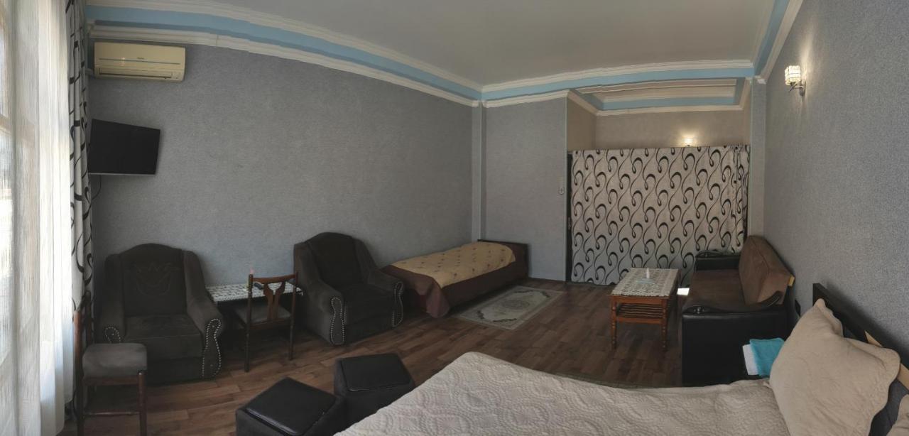 Dost Evi Motel Şǝki Exterior foto